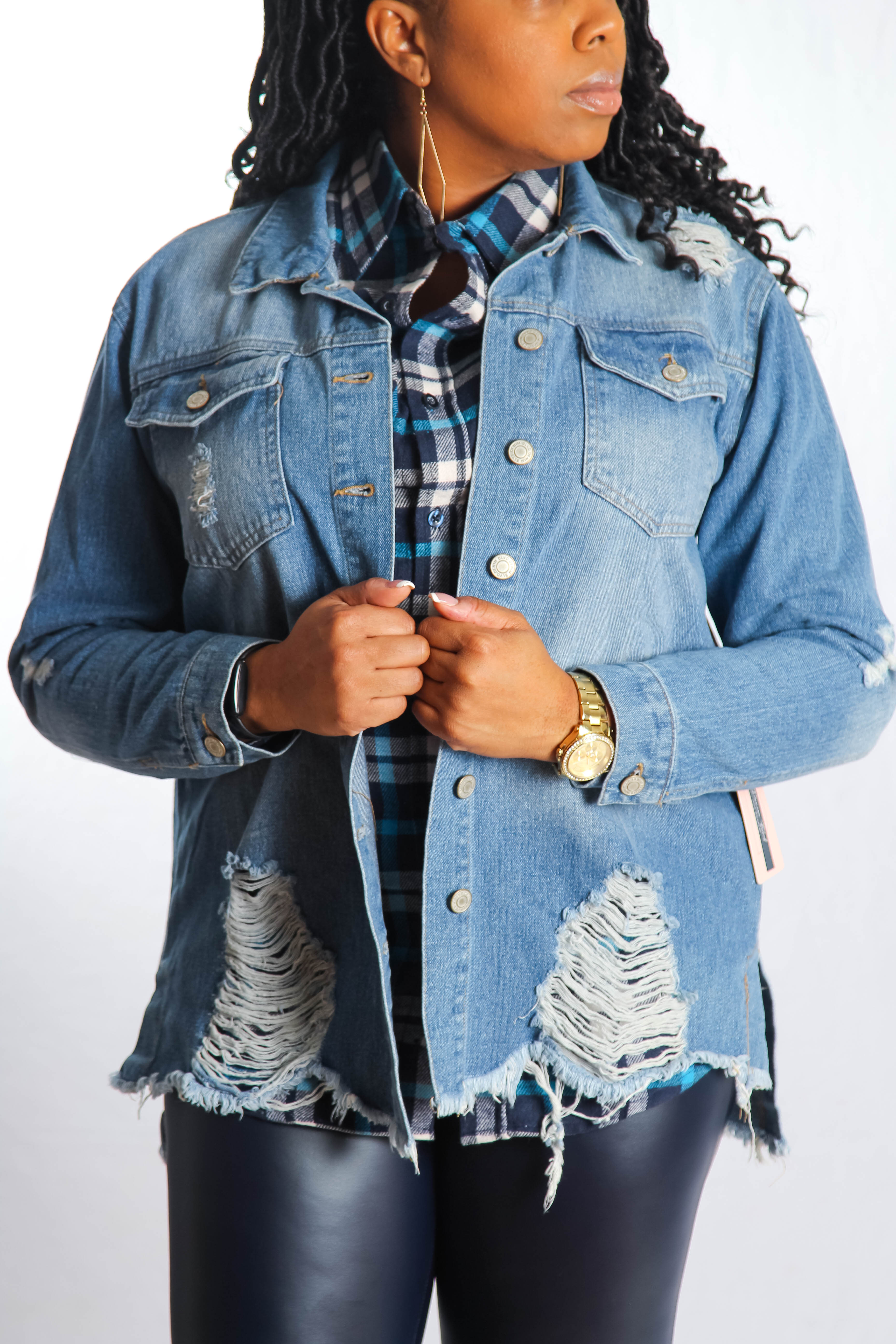 Forever 21 Women's Distressed Denim Jacket in Light Denim, 1X | CoolSprings  Galleria
